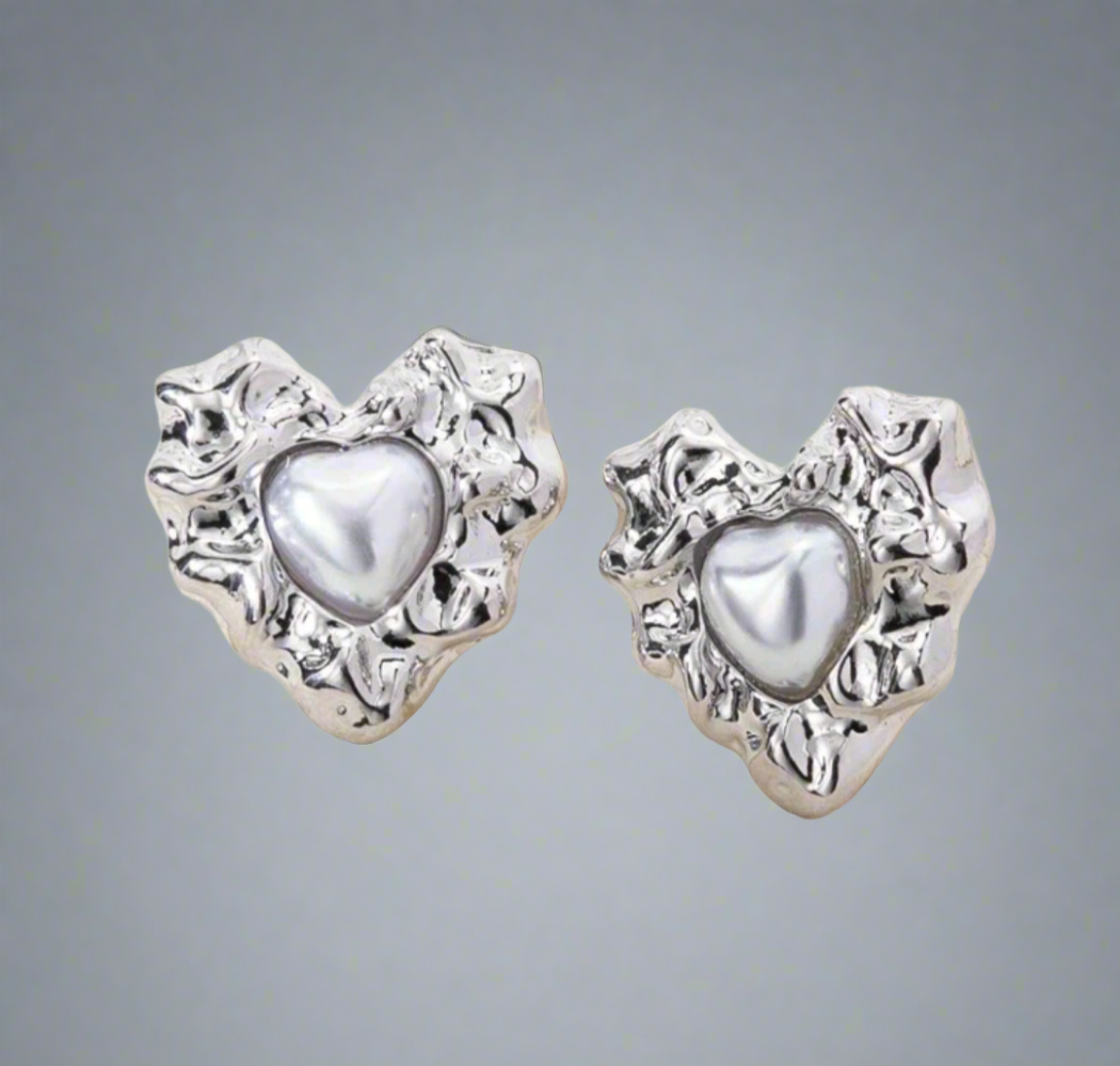 Heart pearls earrings