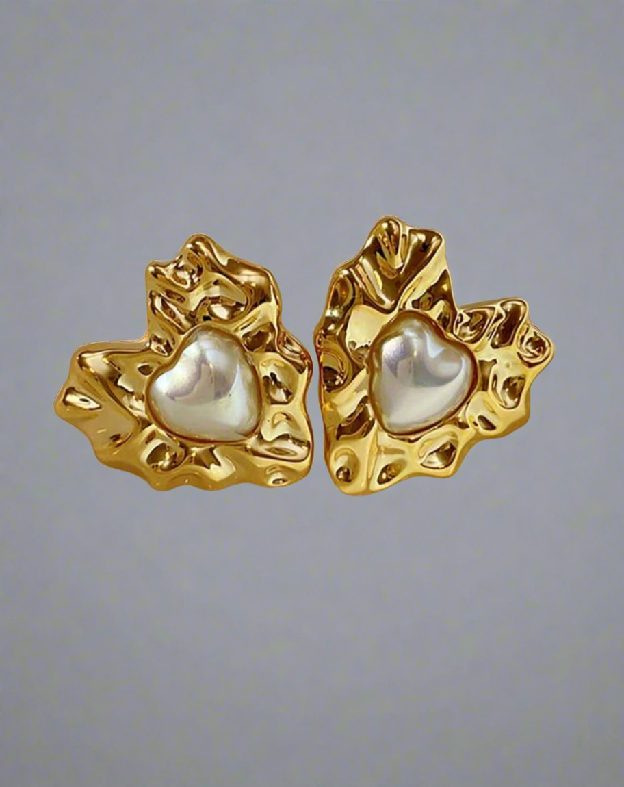 Heart pearls earrings
