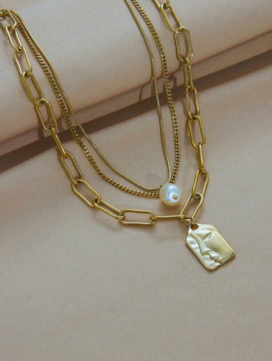 Multi-chain necklaces