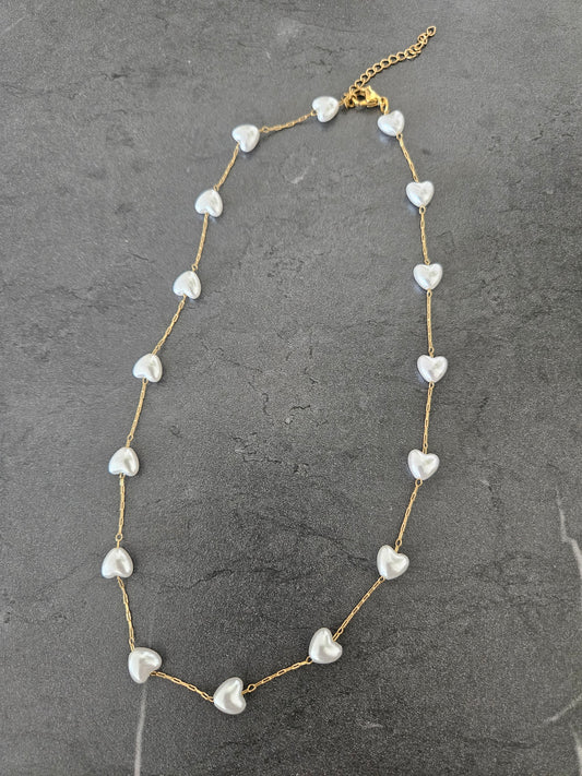 Neckalce with heart pearls
